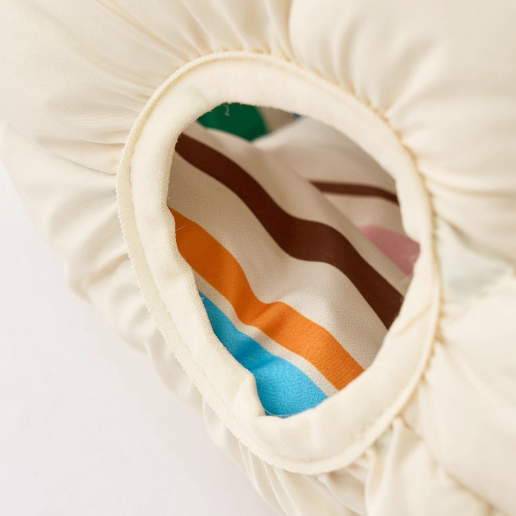 リバーシブルライトダウンジャケット